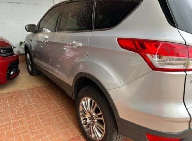 Venda Ford Escape Titanium