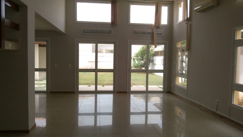 Venda VENDE-SE MORADIA T4+1 - CONDOMÍNIO RIVIERA
