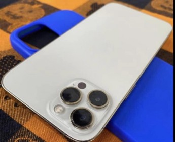 A venda Estou a vender o meu IPHONE 12PRO MAX DOURADO 128G com uso de 3semana...