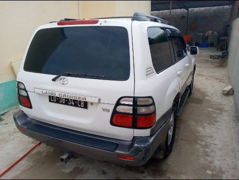 Venda LAND CRUISER V8 White