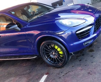 A venda Porsche Cayenne Turbo