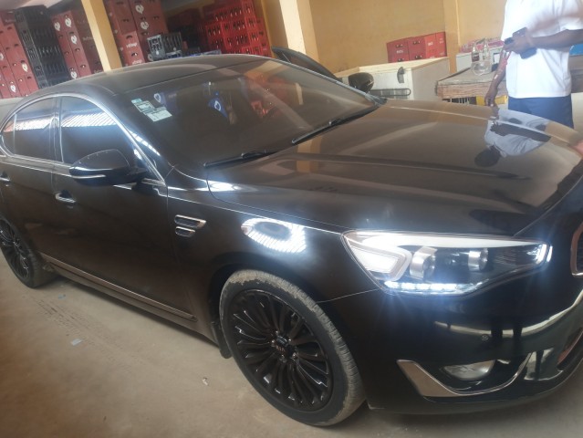Venda Kia K7 vendo meu carro quase novo com 63 mil km tudo funciona o carro nunca foi repado tudo funciona