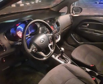 A venda Kia Rio White