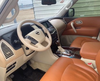 A venda Nissan Platinum V8