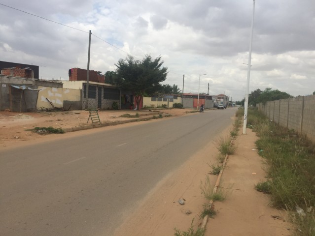 Venda Terreno na rua do Condomínio pelicano