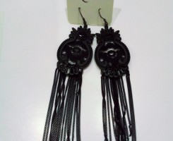 A venda Brincos e pulseiras