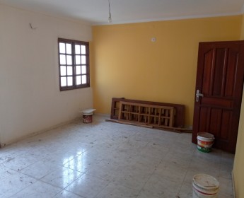 A venda Apartamento T5 espaçoso primeiro andar no centro da cidade bem localiz...