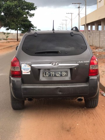 Venda Tucson v6 impecavèl