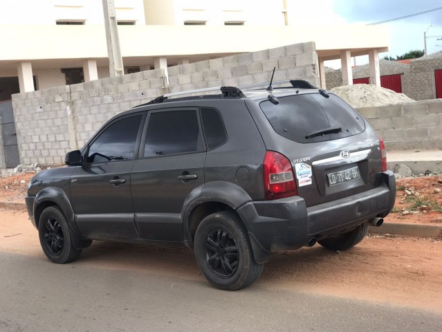 Venda Tucson v6 impecavèl
