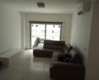A venda ARRENDA-SE APARTAMENTO T2 - CONDOMÍNIO ROSALINDA