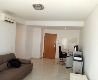 A venda ARRENDA-SE APARTAMENTO T2 - CONDOMÍNIO ROSALINDA