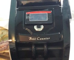 A venda Vendo esta máquina de contar dinheiro