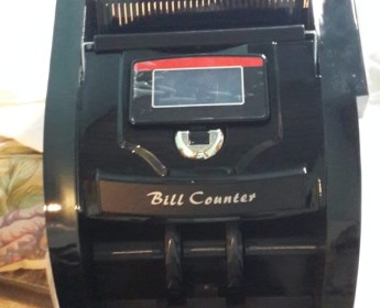 A venda Vendo esta máquina de contar dinheiro