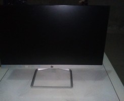 A venda Monitor led, portas: VGA e HDMI e de 22 polegadas.