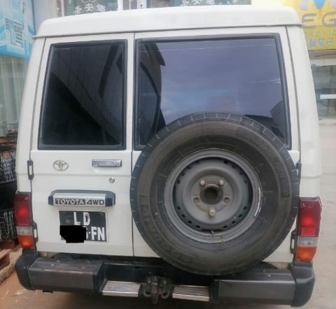 Venda LAND CRUISER Hz 11.500.000
