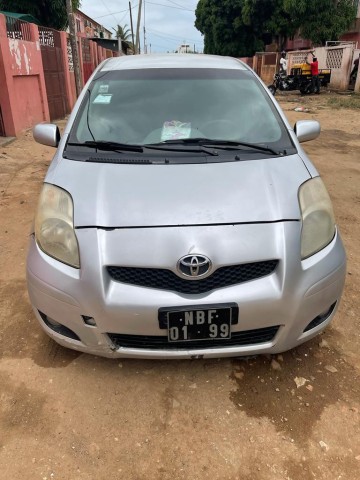 Venda Toyota yaris impecavèl