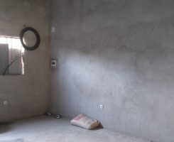 A venda Vendo minha casa T 3 inacabada a bom preço.