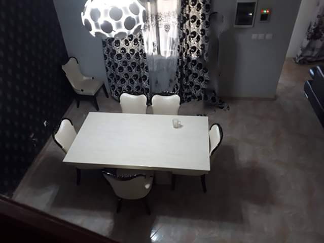 Venda VENDE-SE MORADIA T6 - BAIRRO MILITAR (TALATONA)