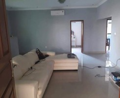 A venda VENDE-SE MORADIA T6 - BAIRRO MILITAR (TALATONA)