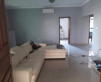 A venda VENDE-SE MORADIA T6 - BAIRRO MILITAR (TALATONA)