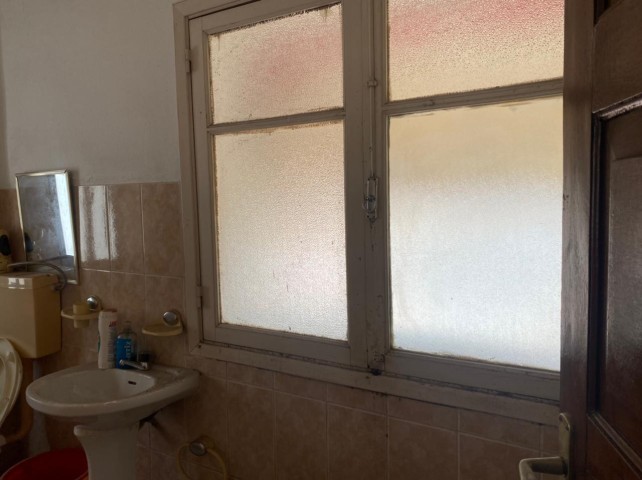 Venda Apartamento T1, terceiro andar a venda