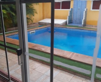 A venda Vivenda T.5 com Piscina no Camama