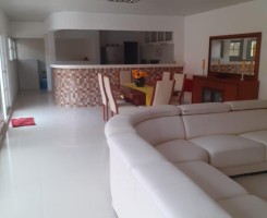 A venda Vivenda V.6 Mobilada R/Chão 1.Andar, na via Patriota Bairro Honga