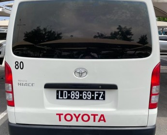 A venda Toyota HIACE QUADRADINHO