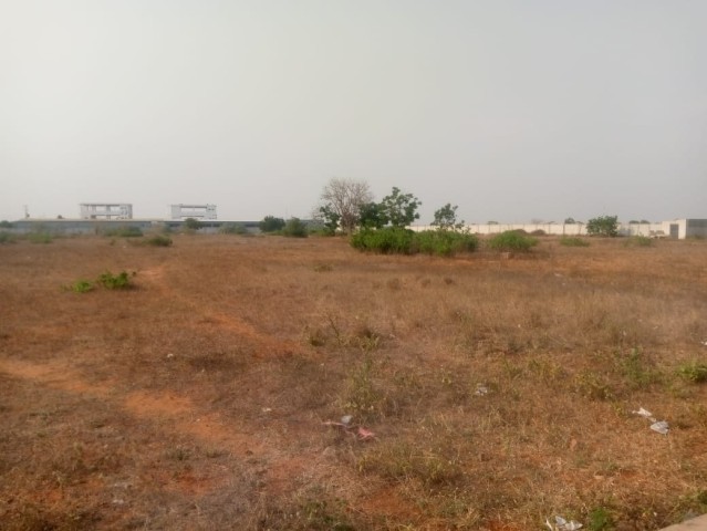 Venda Terreno 3 hectares na estrada n.100 Benfica /Ramiros