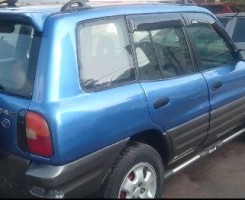 A venda RAV4 FAMILIAR