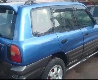 A venda RAV4 FAMILIAR