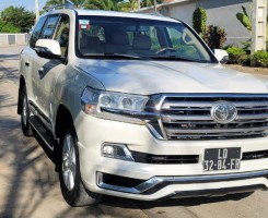 A venda Toyota Land Cruiser V6 GXR