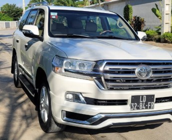 A venda Toyota Land Cruiser V6 GXR