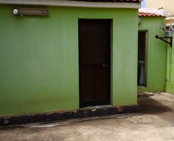 A venda VENDE-SE MORADIA T3 - LAR DO PATRIOTA 1ª FASE