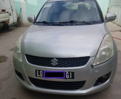 A venda Vende de carro Suzuki Swift