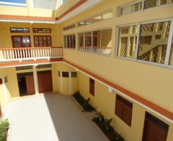 A venda VENDE-SE MORADIA T7 C/PISCINA + ANEXO - MORRO BENTO