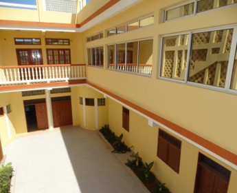 A venda VENDE-SE MORADIA T7 C/PISCINA + ANEXO - MORRO BENTO