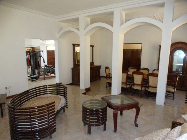Venda VENDE-SE MORADIA T7 C/PISCINA + ANEXO - MORRO BENTO