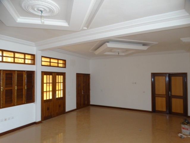 Venda VENDE-SE MORADIA T7 C/PISCINA + ANEXO - MORRO BENTO