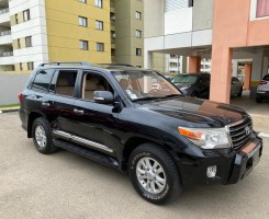 A venda Land Cruiser V8