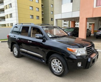 A venda Land Cruiser V8