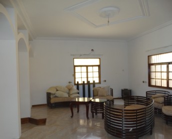 A venda VENDE-SE MORADIA T7 C/PISCINA + ANEXO - MORRO BENTO
