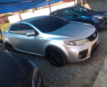 A venda Kia cerato koupe