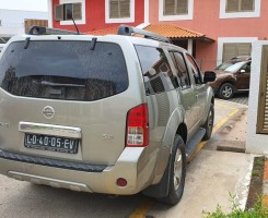 A venda Nissan Pathfinder impecavèl