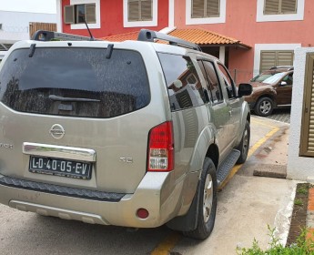 A venda Nissan Pathfinder impecavèl