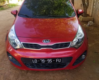 A venda Kia rio amarro