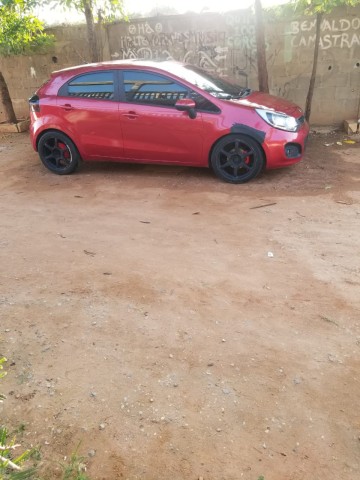 Venda Kia rio amarro