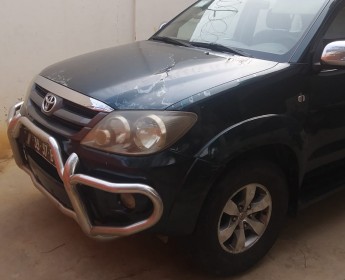 A venda Toyota fortuner