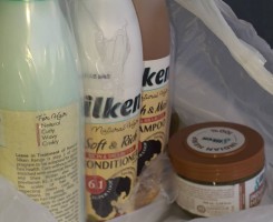 A venda Kit de produtos de cabelo da Silken, promoção até o estoque esgotar.
