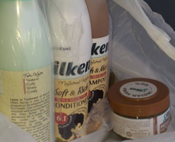 A venda Kit de produtos de cabelo da Silken, promoção até o estoque esgotar.